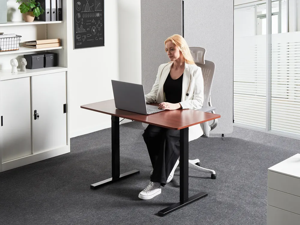 Schreibtisch elektrisch höhenverstellbar TAVARES 120 cm 60 cm Braun / Schwarz
