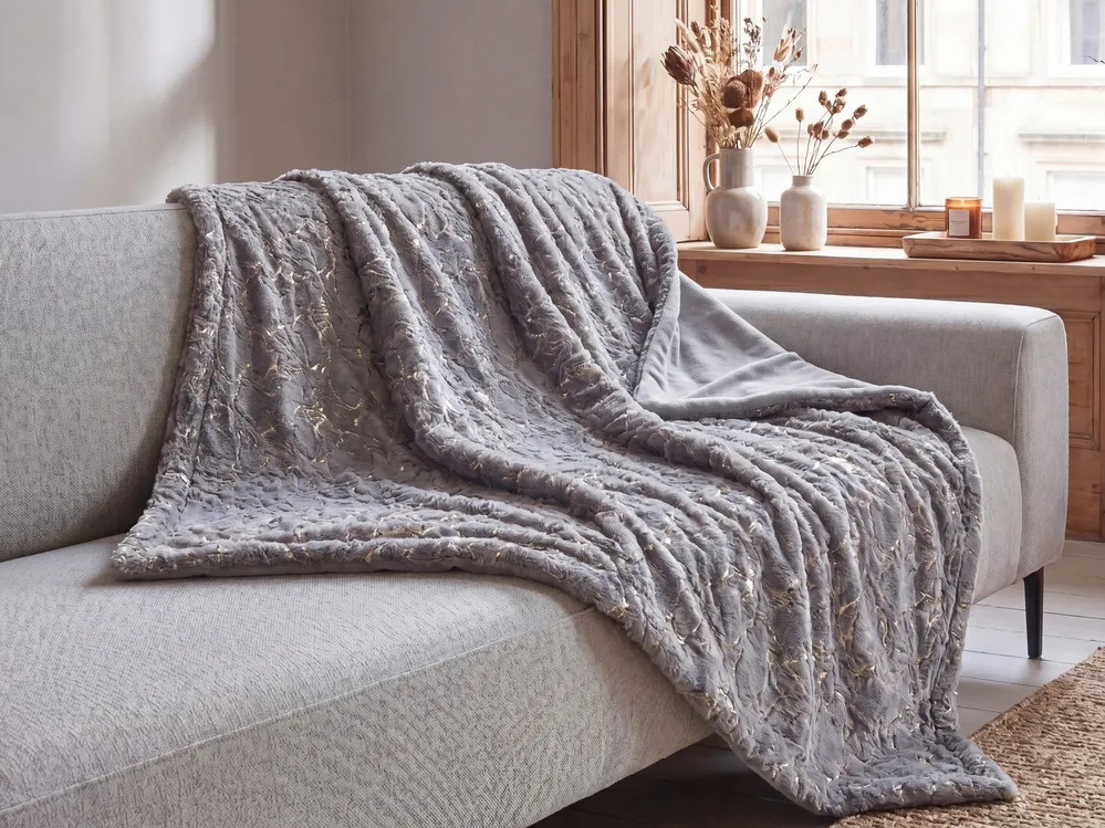 Kuscheldecke GODAVARI 130 x 180 cm Grau