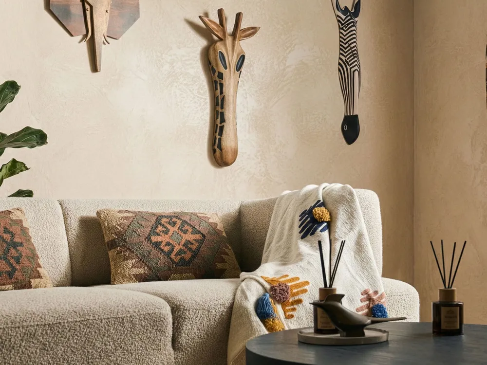 Wandobjekt Giraffe EKPOMA Mangoholz 68 cm Hellbraun