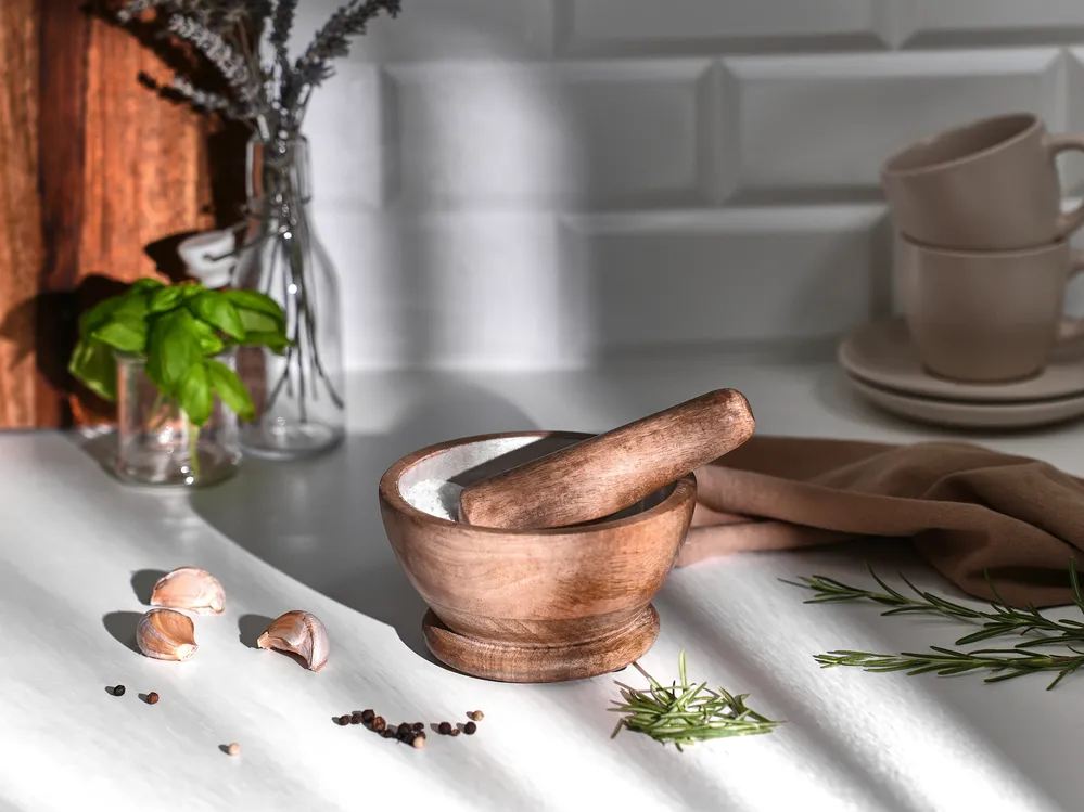 Mörser und Stößel QENA Mangoholz Braun / Weiß