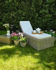 Sonnenliege mit Kissen PALESE mit Relaxfunktion Rattan Naturfarben_983746