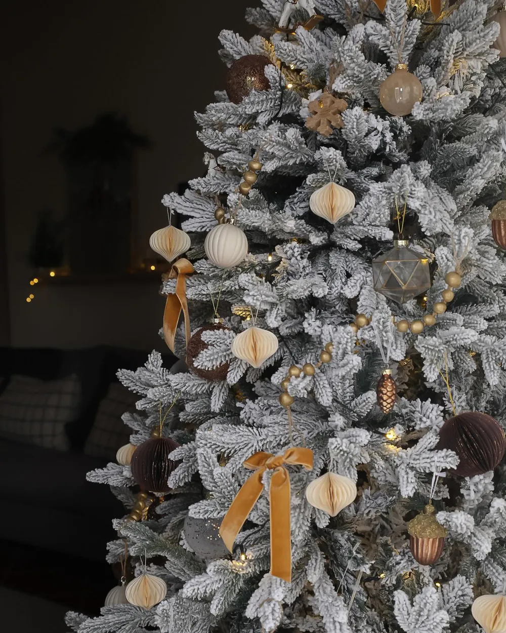 Künstlicher Weihnachtsbaum mit Schnee FORAKER 180 cm Weiß_915887