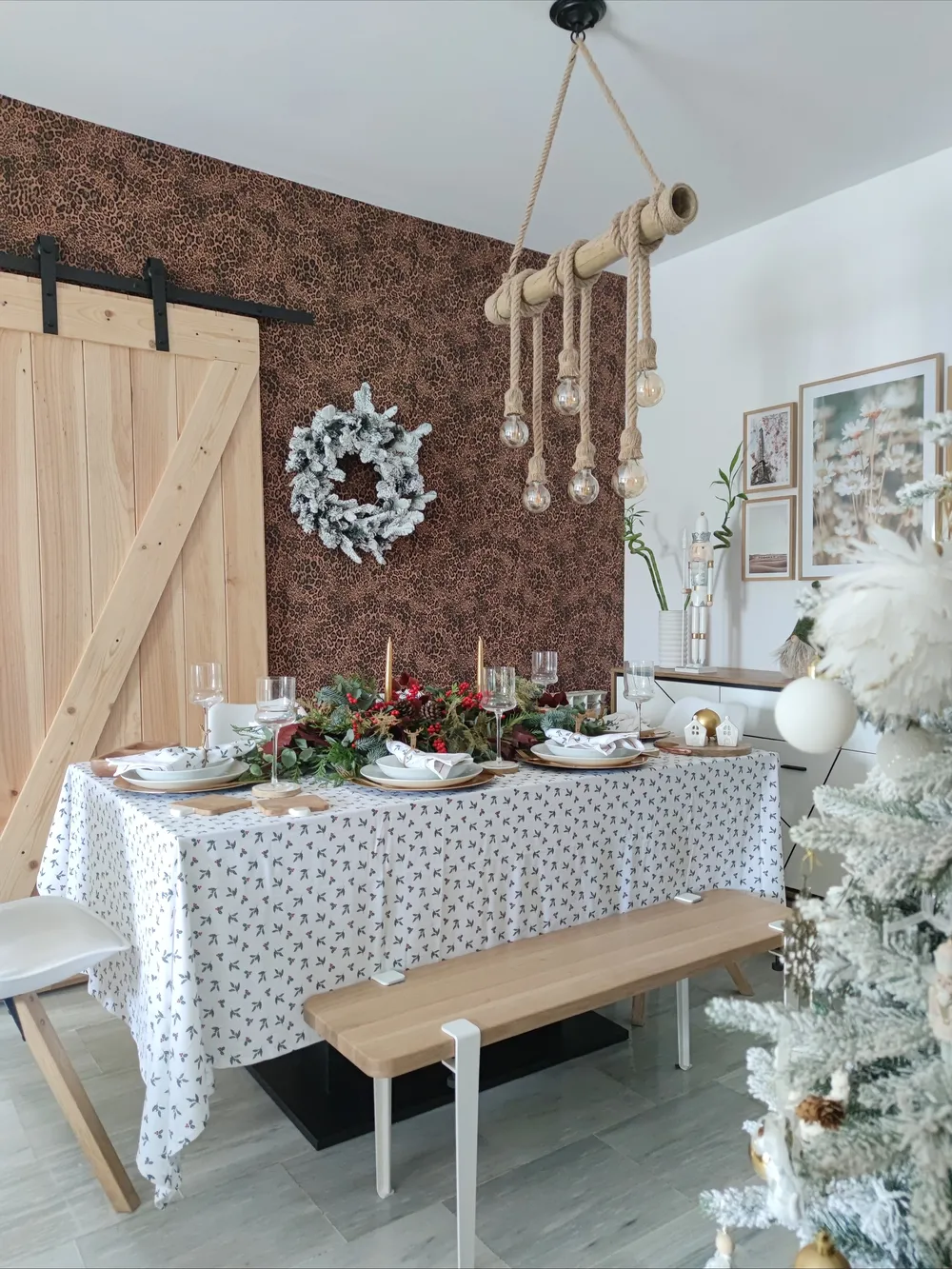 Schneebedeckter Weihnachtskranz LED SUNDO 70 cm Weiß_844599