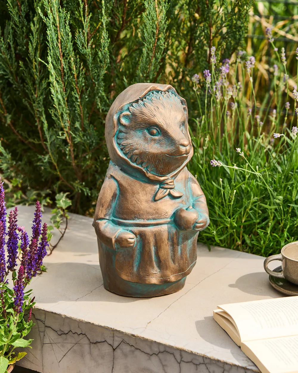 Gartenfigur LOLA Igel Braun