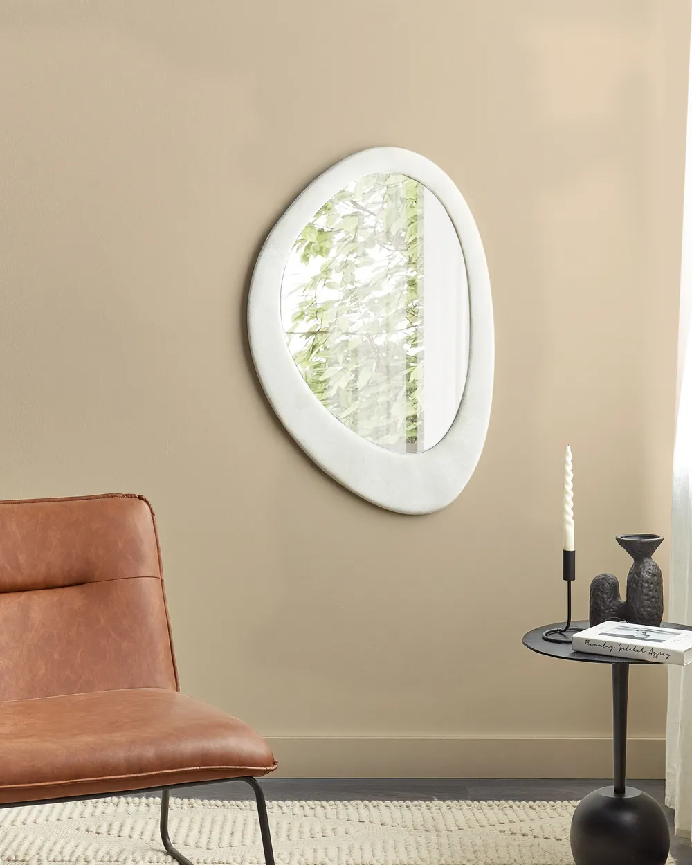 Wandspiegel AUDES 60 cm 90 cm Samtstoff Cremeweiß