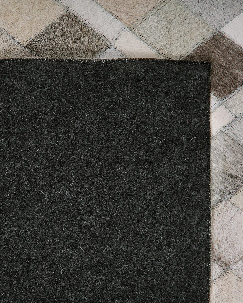 Teppich HIRKA Grau 160 x 230 cm Echtleder_765067