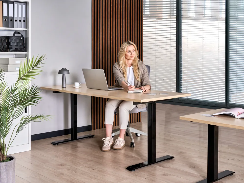 Schreibtisch elektrisch höhenverstellbar DESTINES 180 cm 72 cm Schwarz / Hellbraun