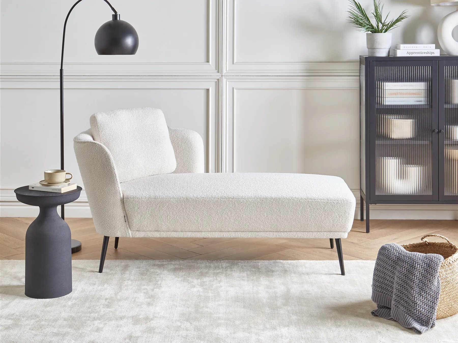Linksseitige Chaiselongue ARTHEZE Bouclé Cremeweiß_930055