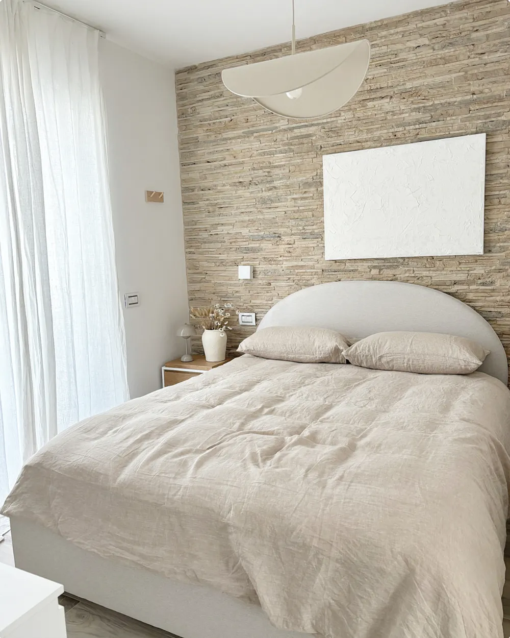 Bett mit Stauraum VAUCLUSE Stoff Hellbeige 160 x 200 cm_930013