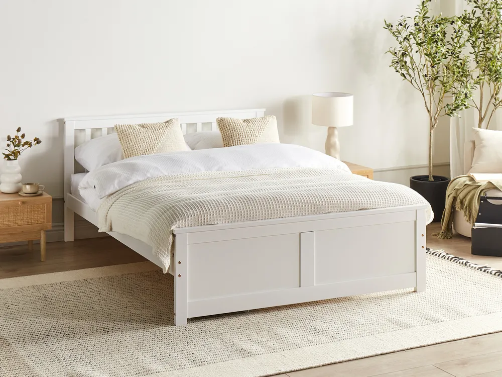 Bett mit Lattenrost Kiefernholz OLENDON 140 x 200 cm Weiß