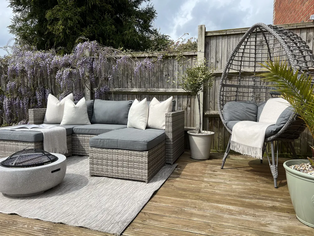 Garten Ecksofa mit Tisch 5-Sitzer SABBIA modular Polyrattan Hellgrau rechtsseitig_943279