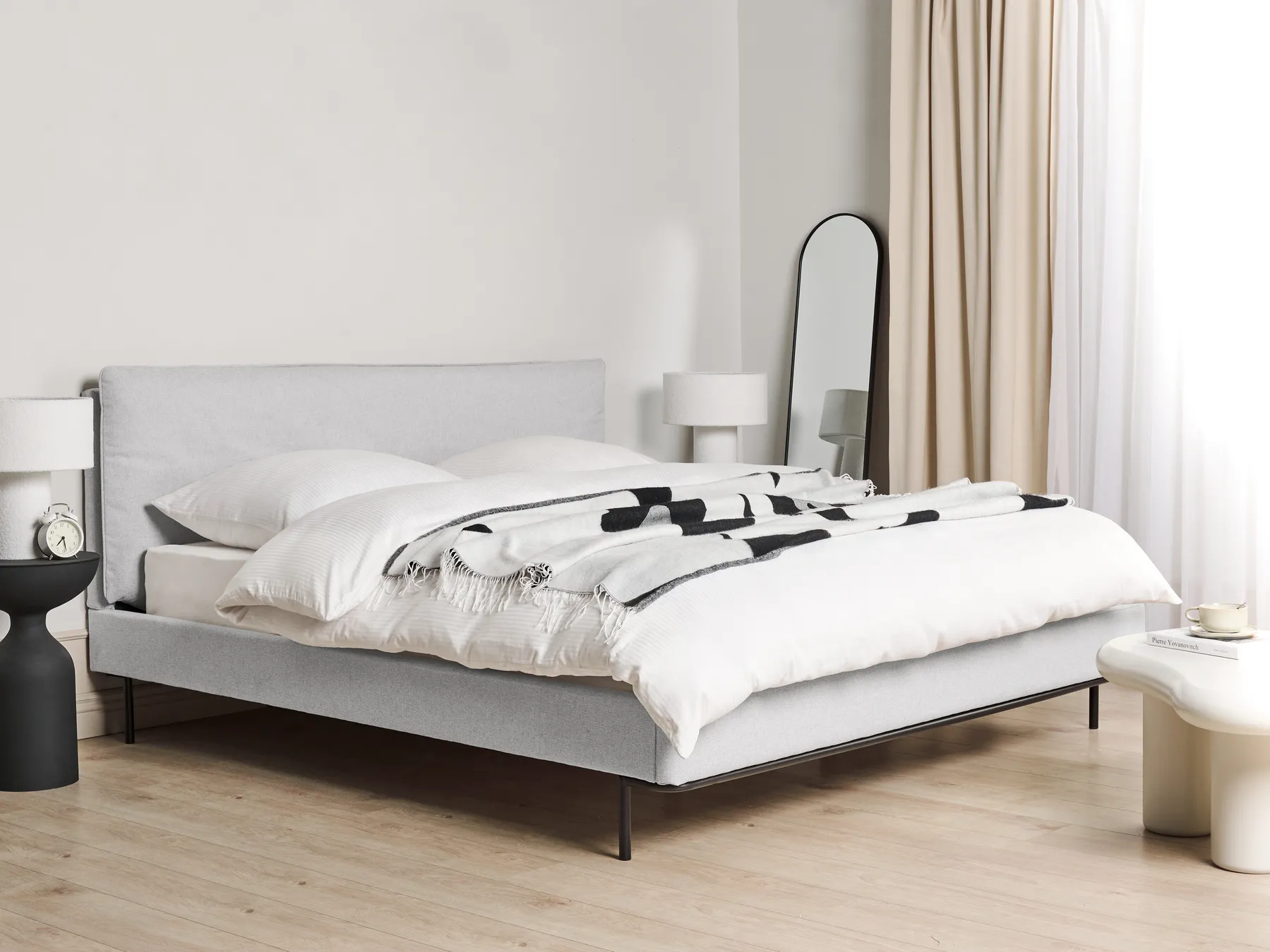 Bett mit Lattenrost Stoff CORIO 180 x 200 cm Hellgrau_903207