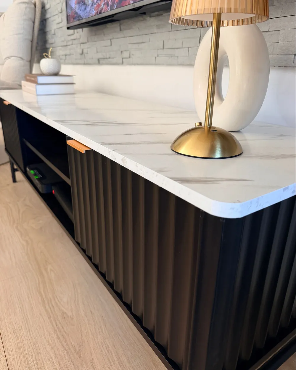 TV Stand GLASTONBURY Marble/ Black_1161694