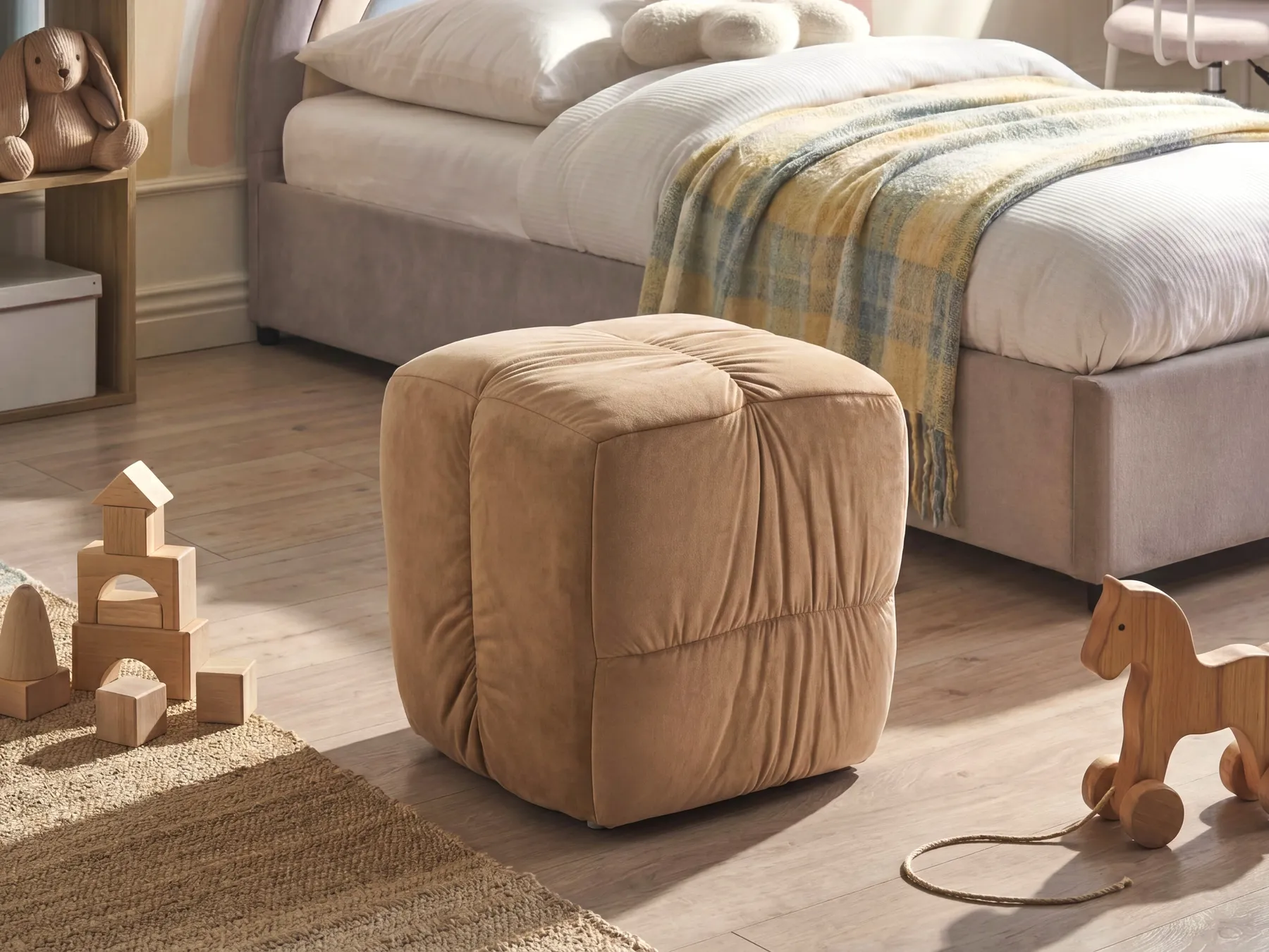 Pouf TURLEY Samtstoff Taupe_1081766