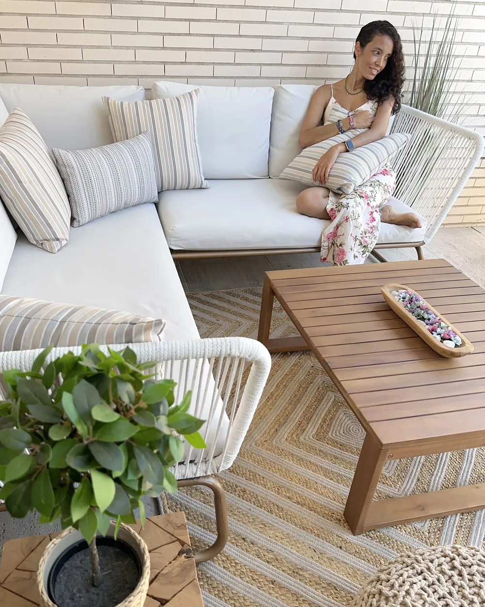 Outdoor Couchtisch TIMOR 90 cm 75 cm zertifiziertes Akazienholz Hellbraun_905788