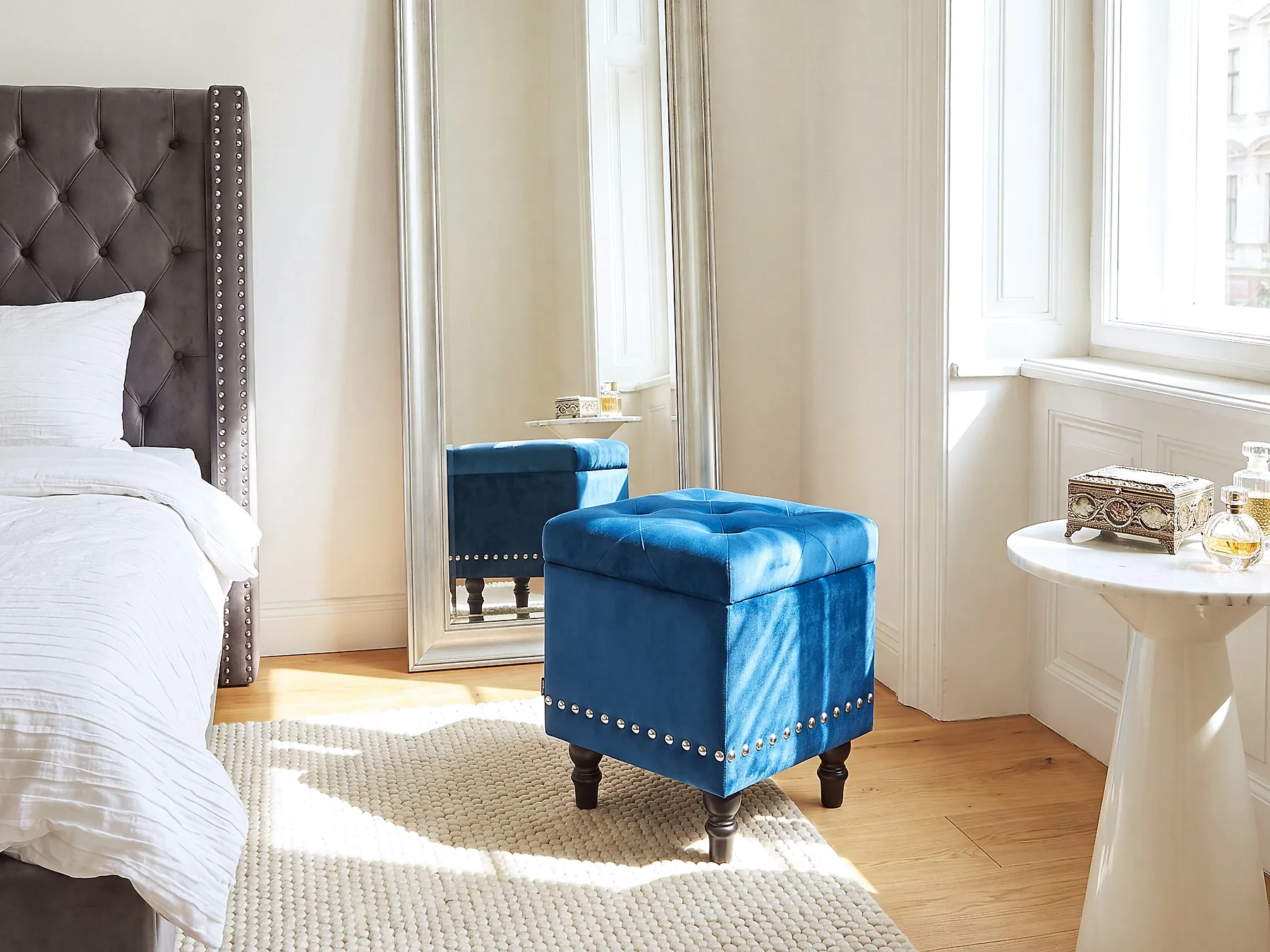 Storage Pouffe LORETTO Velvet Dark Blue_1190570