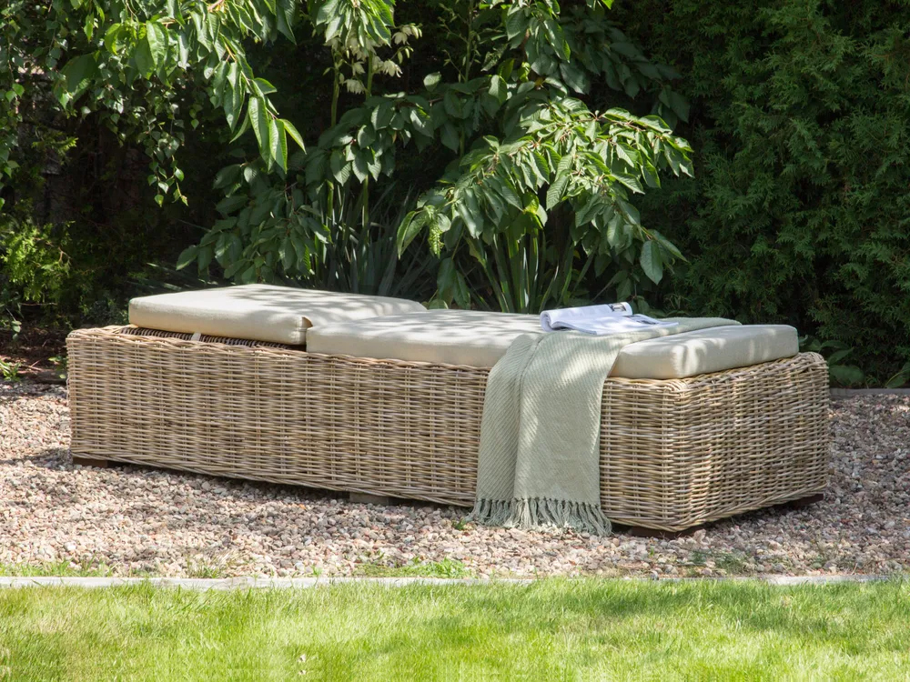 Sonnenliege mit Kissen PALESE mit Relaxfunktion Rattan Naturfarben_928112