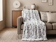 Kuscheldecke KOSI 150 x 200 cm Hellgrau_1080422