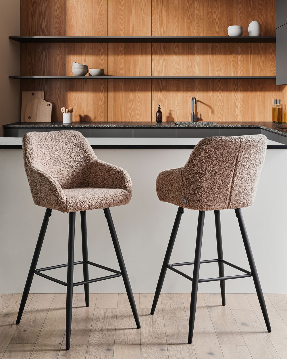 Set mit 2 Barstühlen CASMALIA Bouclé Taupe