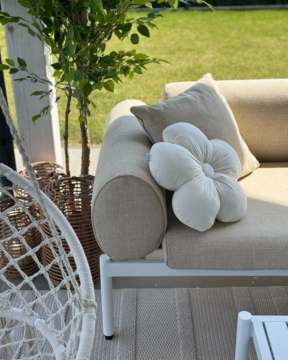 Garten Ecksofa mit Tisch 5-Sitzer RASIGLIA Metall Beige linksseitig_983402