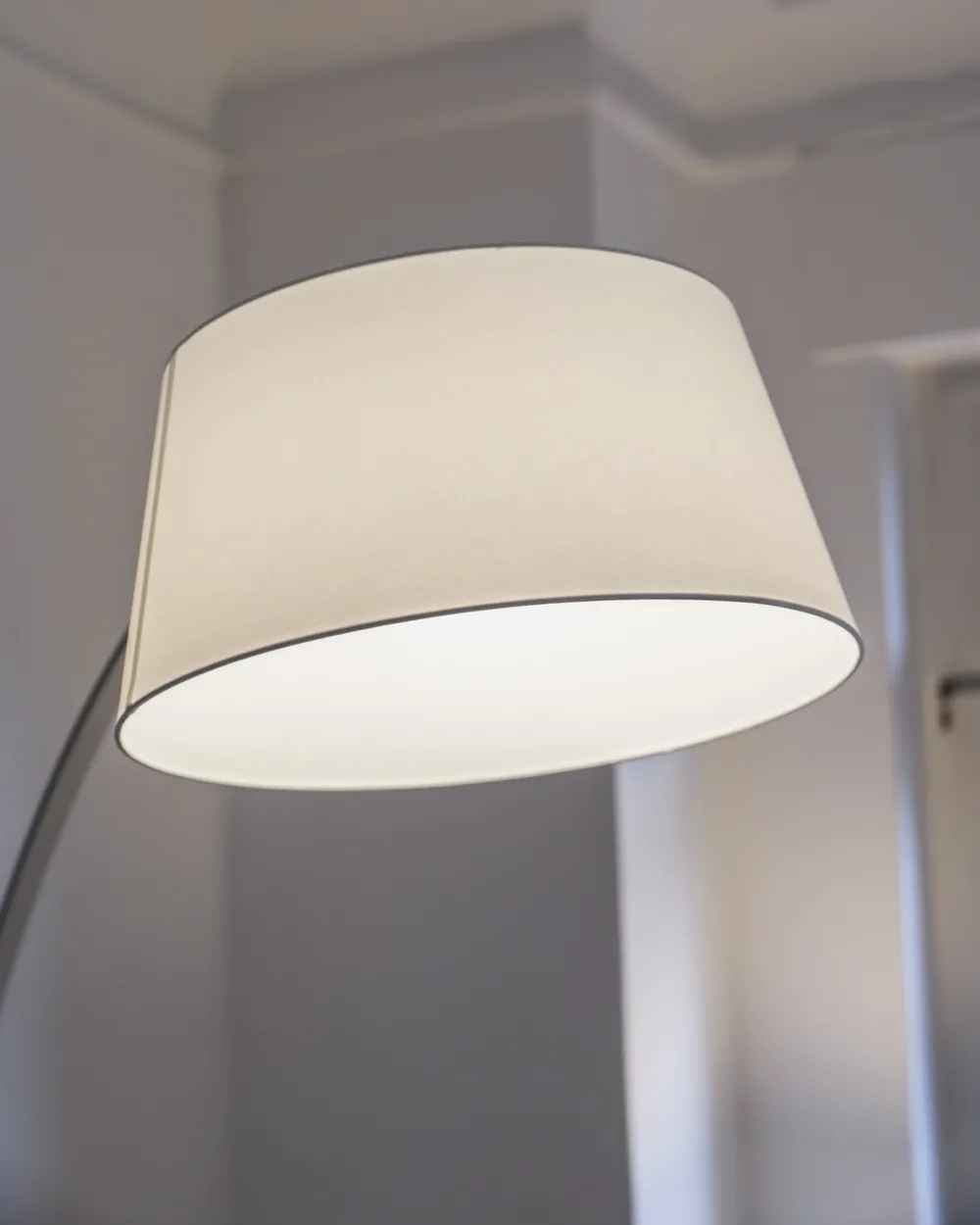 Floor Lamp BENUE Metal White_1020488