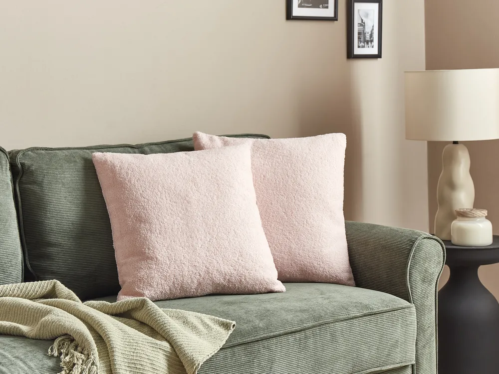 Dekokissen 2er Set LEUZEA 45 x 45 cm Bouclé Pastellrosa Ohne Muster