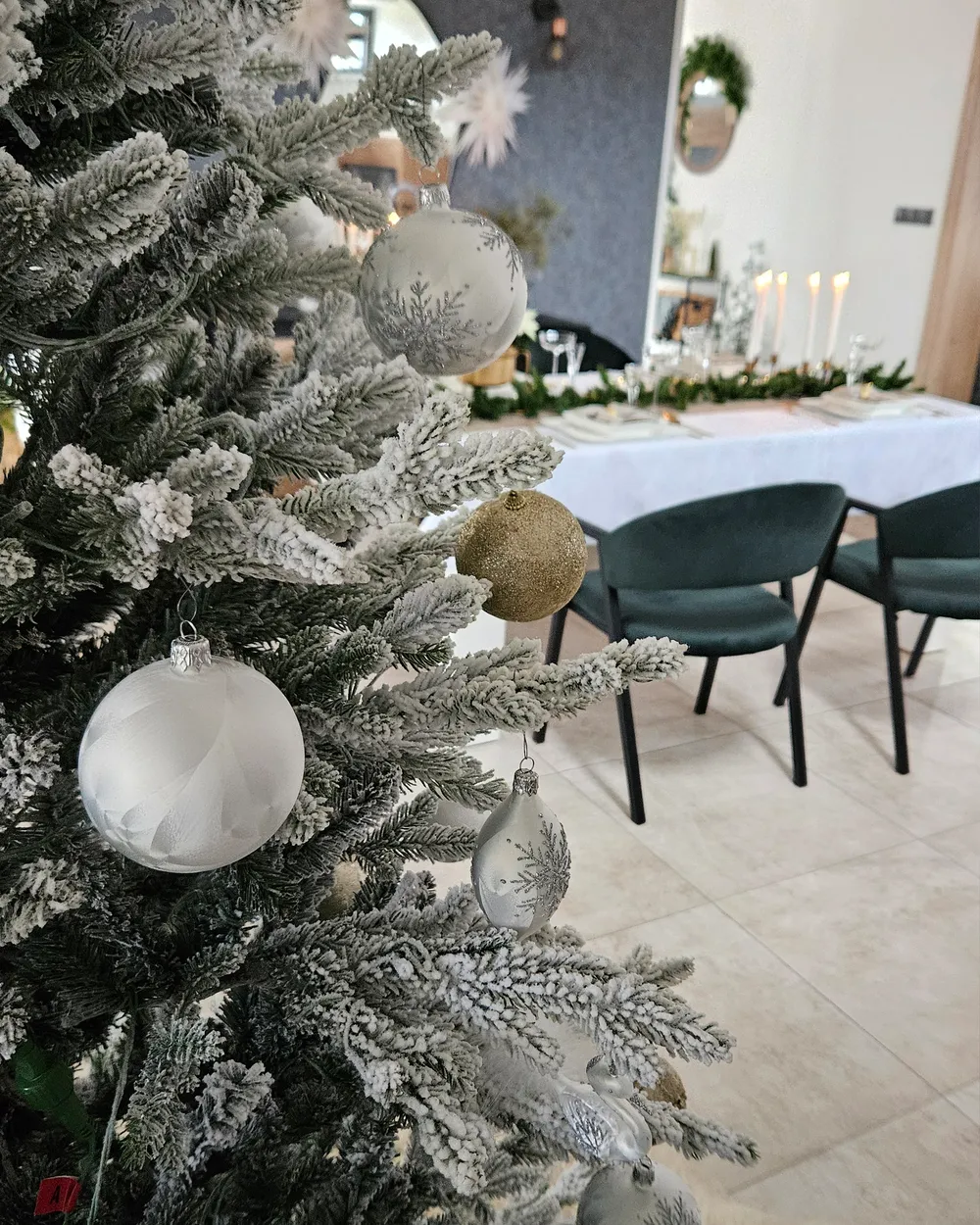 Knstlicher Weihnachtsbaum mit Schnee BRISCO 180 cm Wei - Beliani.de