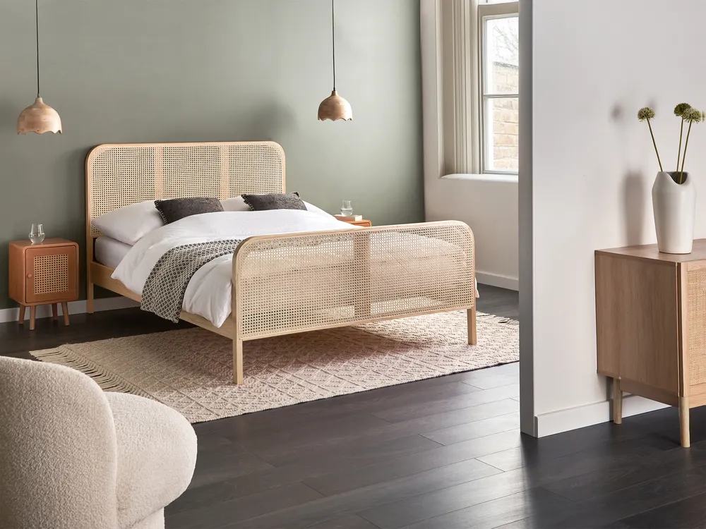 Bett mit Lattenrost Kiefernholz GONFARON 140 x 200 cm Hellbraun_977105