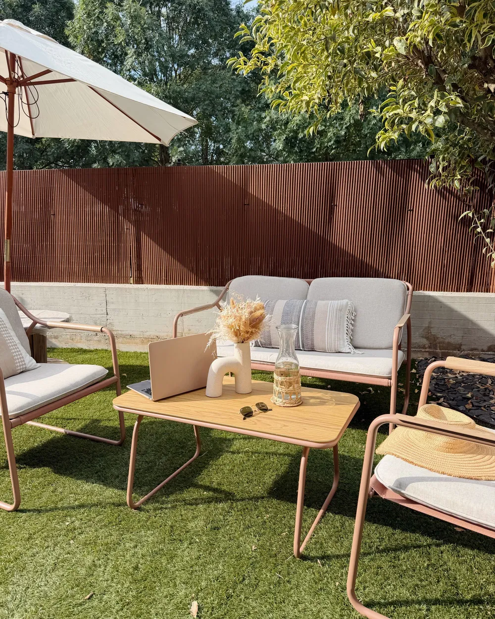 Lounge Set mit Tisch 4-Sitzer CALASCIO Metall Hellbeige_1085735