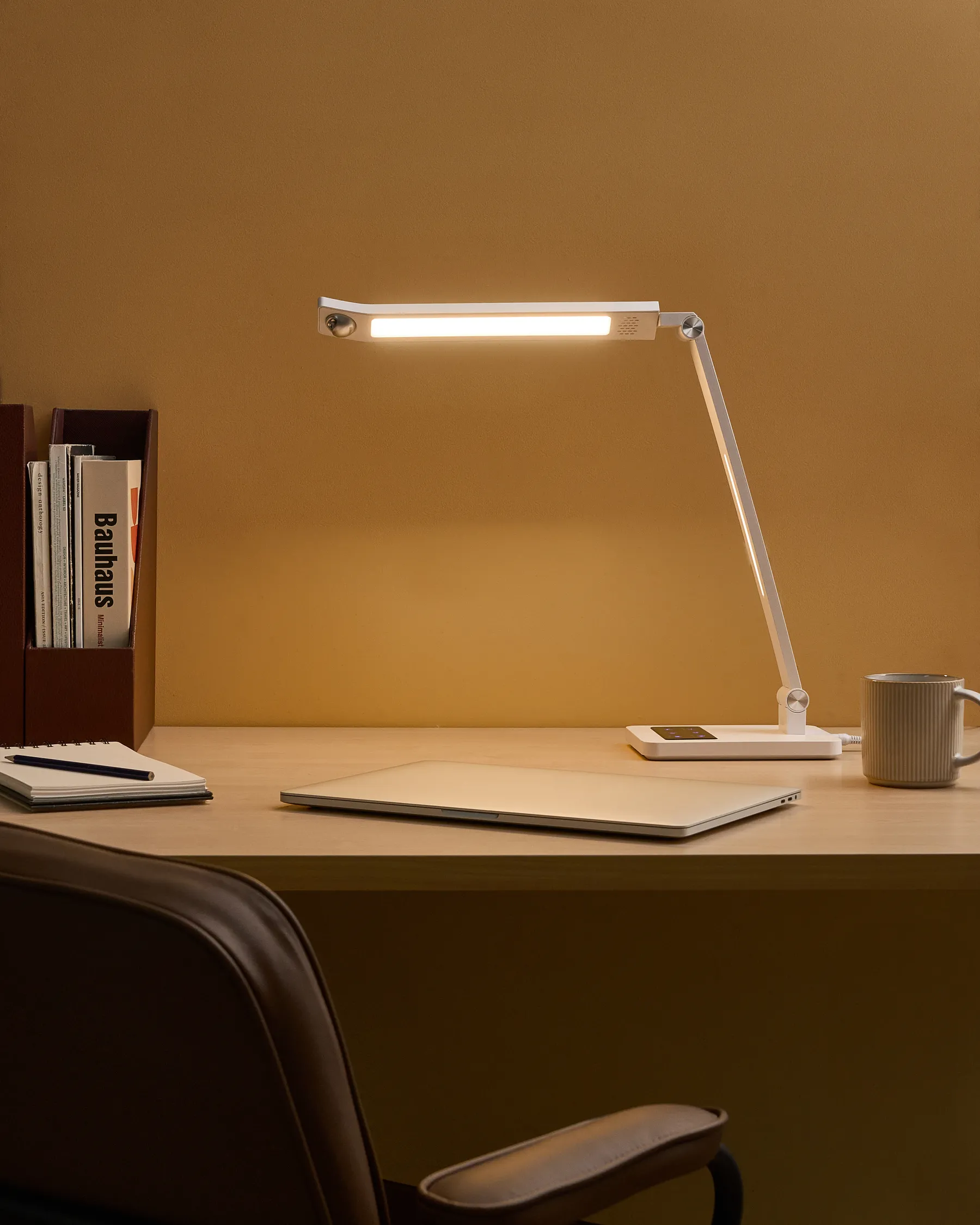 LED Desk Lamp LEPUS with Motion Sensor White_1018619