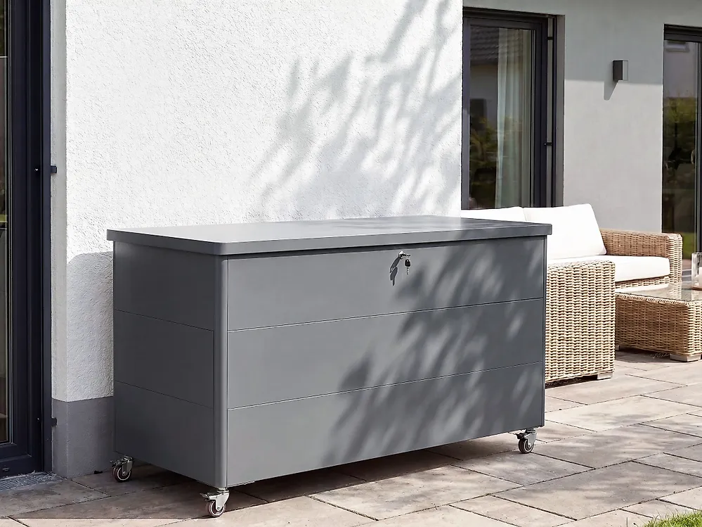 Aufbewahrungsbox KYMI 136 cm 55 cm Metall mit Rädern Dunkelgrau