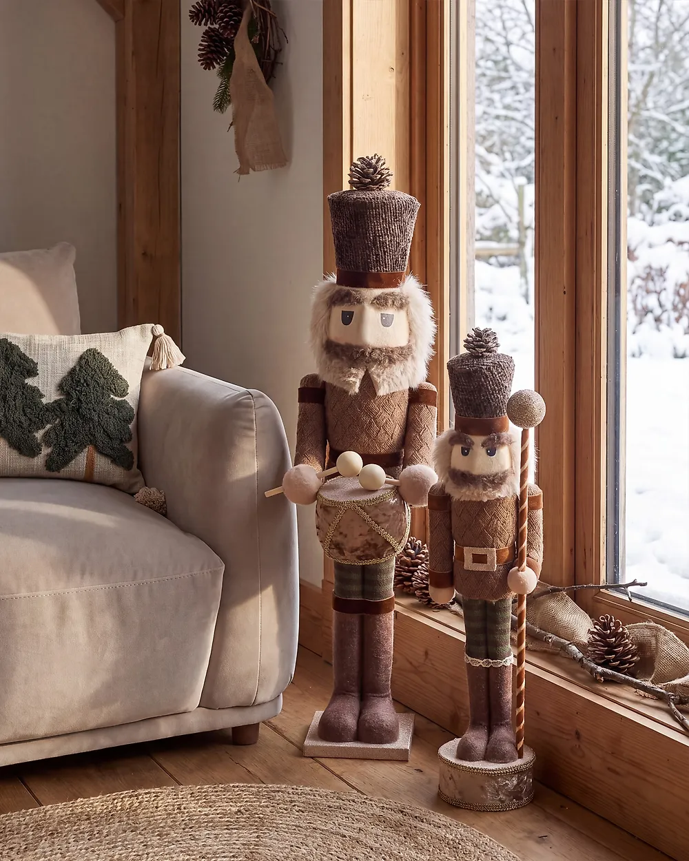 Set od 2 dekorativne figurice KOLARI 68/91 cm Orašar Smeđi