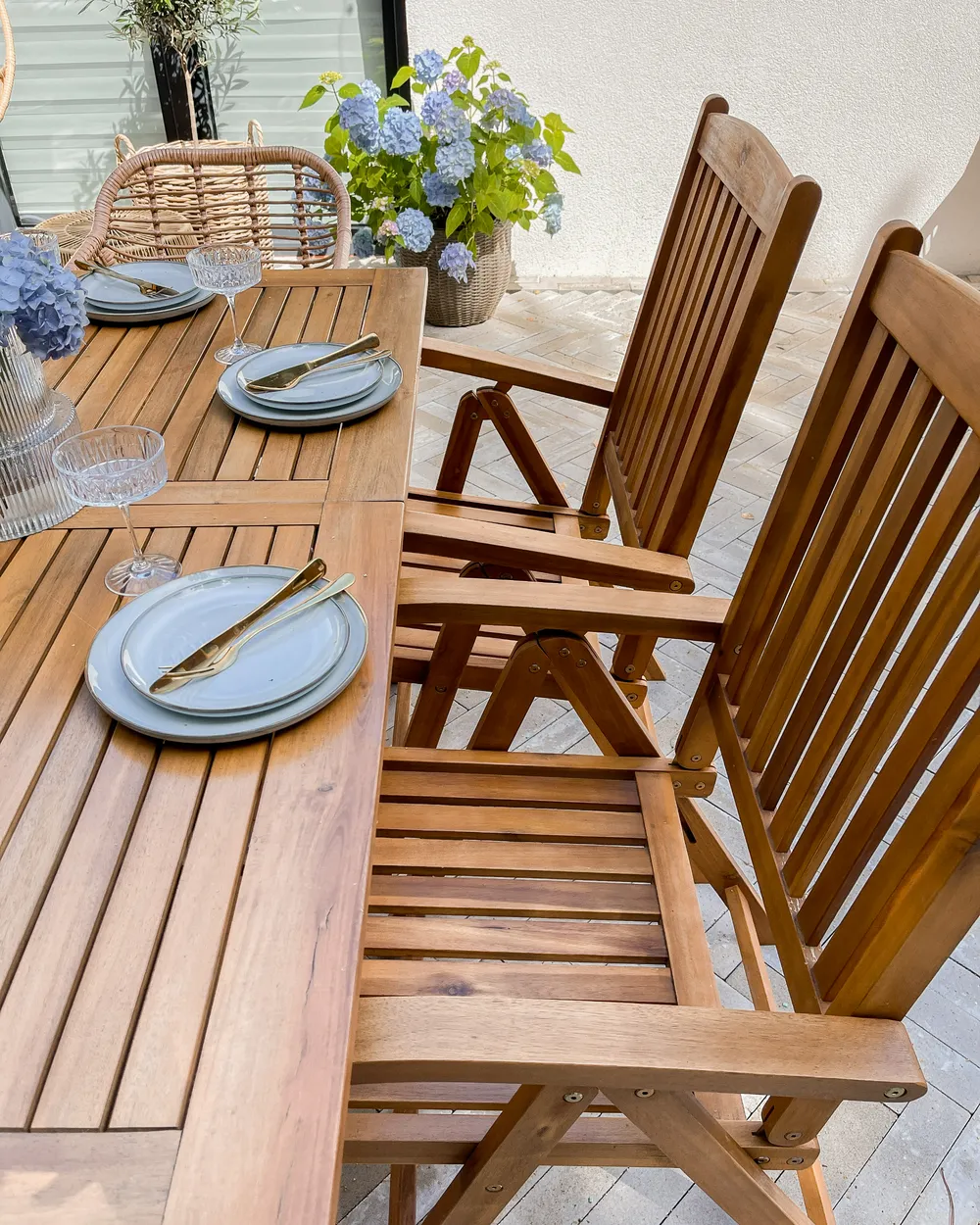 Set mit 2 Stühlen und Sitzkissen JAVA Akazienholz Blau_983568