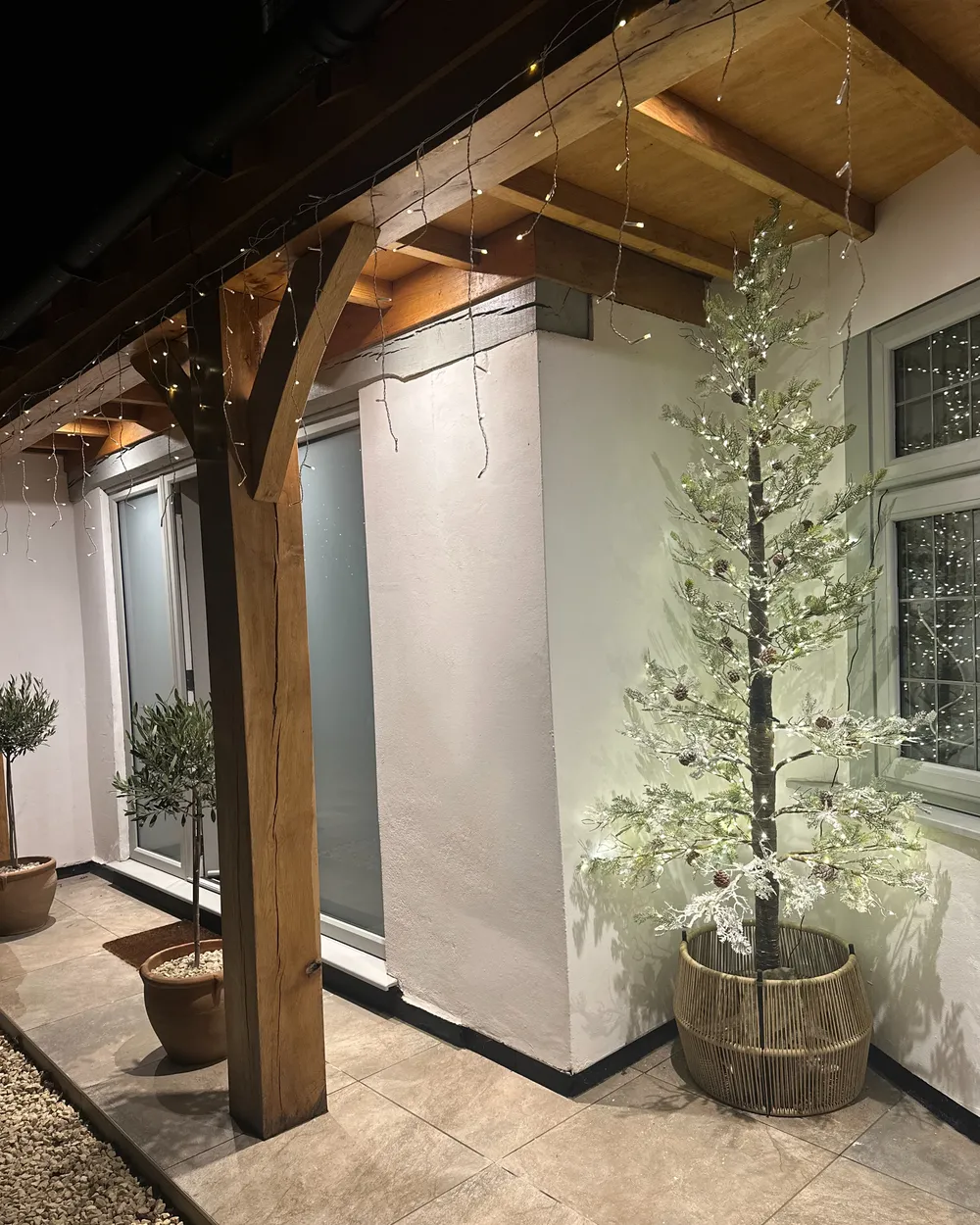 Gartendekoration LED GRENIVIK 245 cm Weihnachtsbaum Weiß_1048023