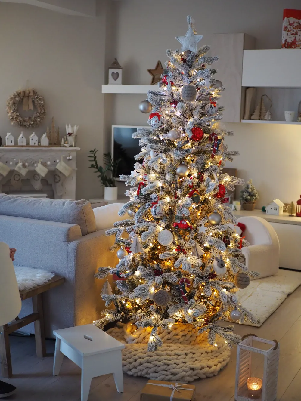Artificial Snowy Christmas Tree LED TATLOW 180 cm Green_818824
