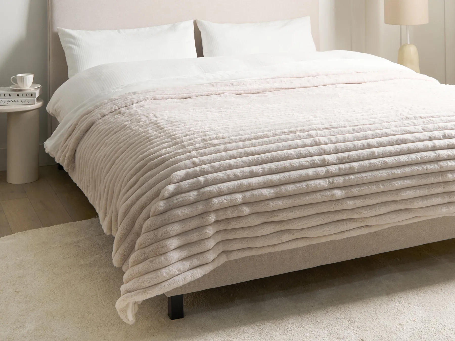 Tagesdecke RAKYA Webpelz 200 x 220 cm Hellbeige_1036414