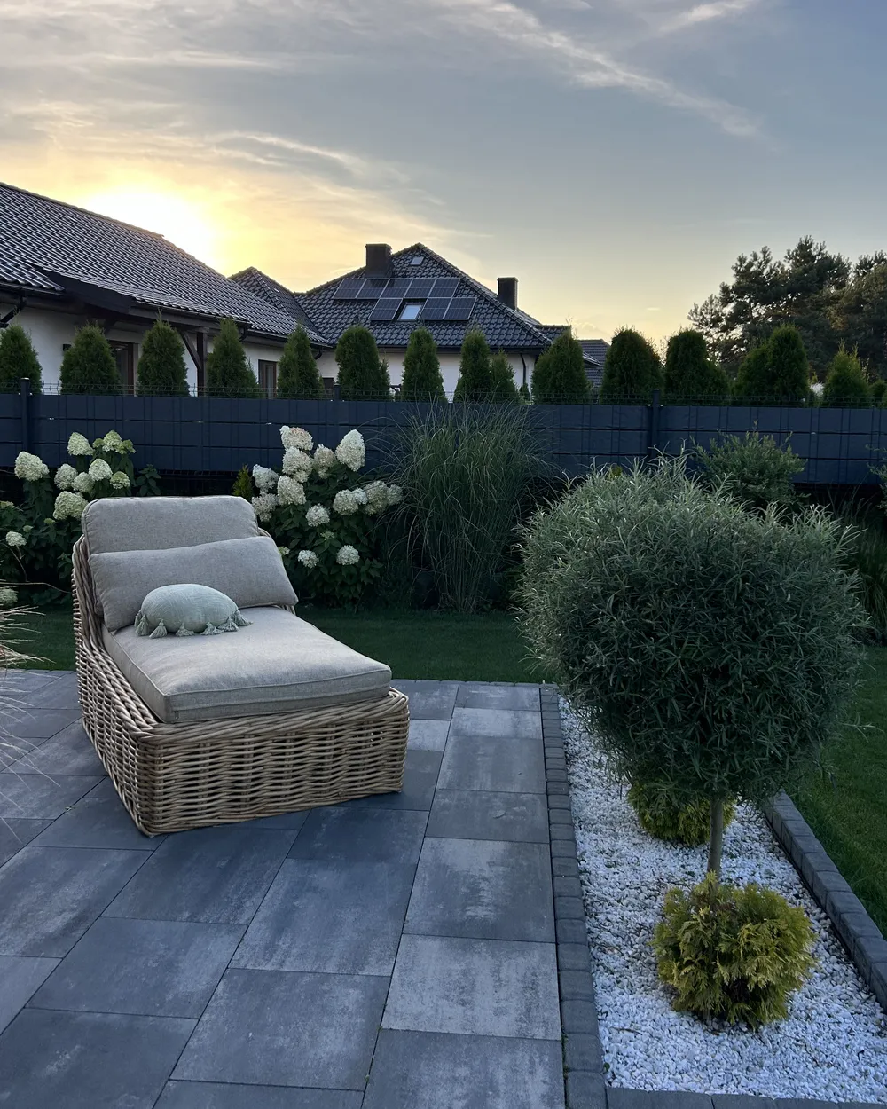 Sonnenliege mit Kissen BELSITO Rattan Naturfarben_937857