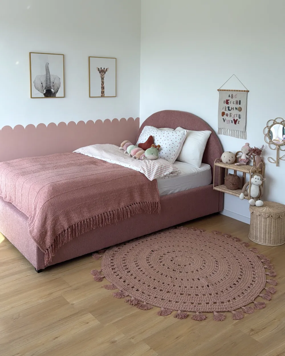 Ottoman Bed VAUCLUSE Boucle Pastel Pink 140 x 200 cm (EU Double)_1018351