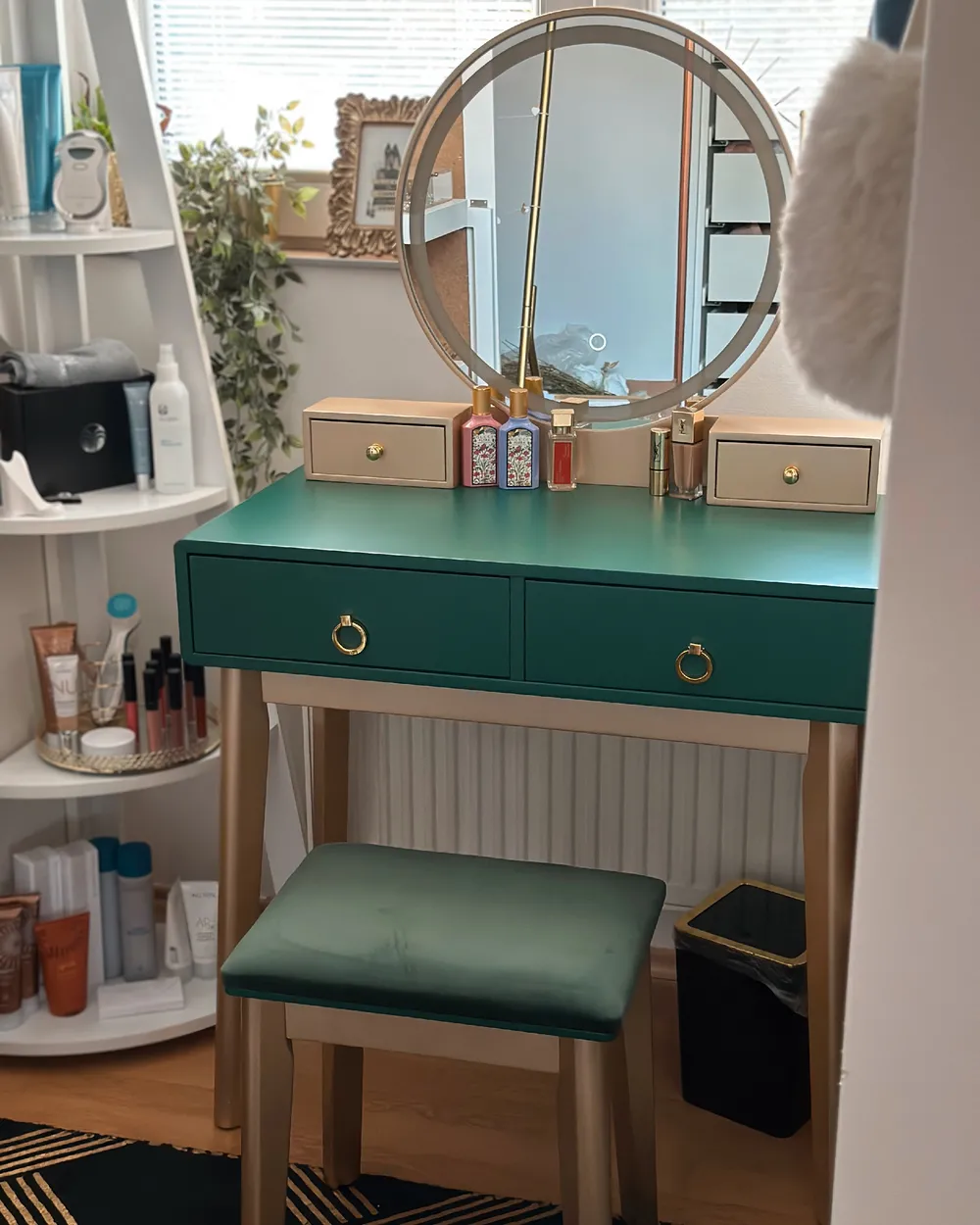 emerald green dressing table Dressing Table with Mirror and Stool FEDRY LED Emerald Green