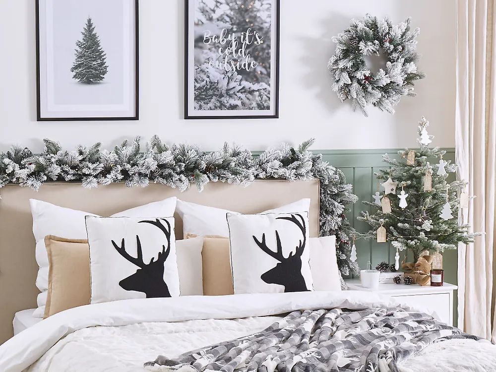 Set of 2 Decorative Cushions SHADRACK 45 x 45 cm Cotton White Christmas Motif_1178265